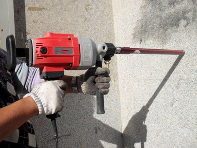 買個鉆孔機鉆孔怎么樣？非常有必要